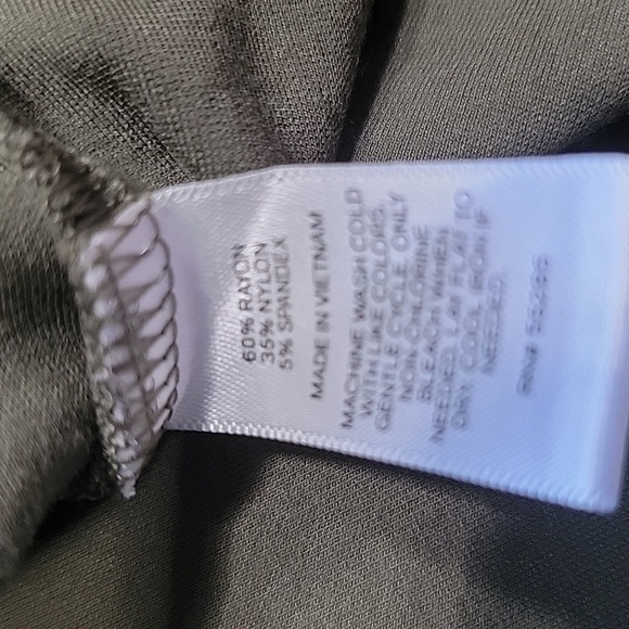 Express Size M Army Green Short Sleeve Shirt, Attached Sash Belt, Exc. Used Cond - Picture 10 of 10